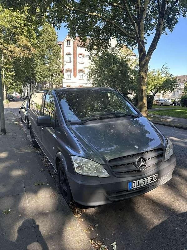 Grau Gebraucht 2011 Mercedes Vito Van / Kleinbus | 7.999 € (Superpreis) - Bild 1/4