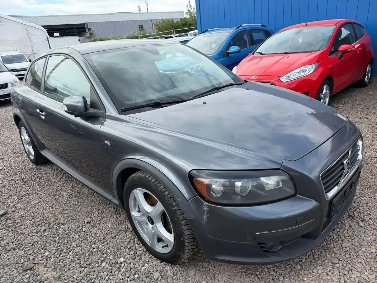 Gebraucht Volvo C30 Drive Kinetic 109 PS (80 kW) 2009 Titanium grey pearl / metallic Kleinwagen