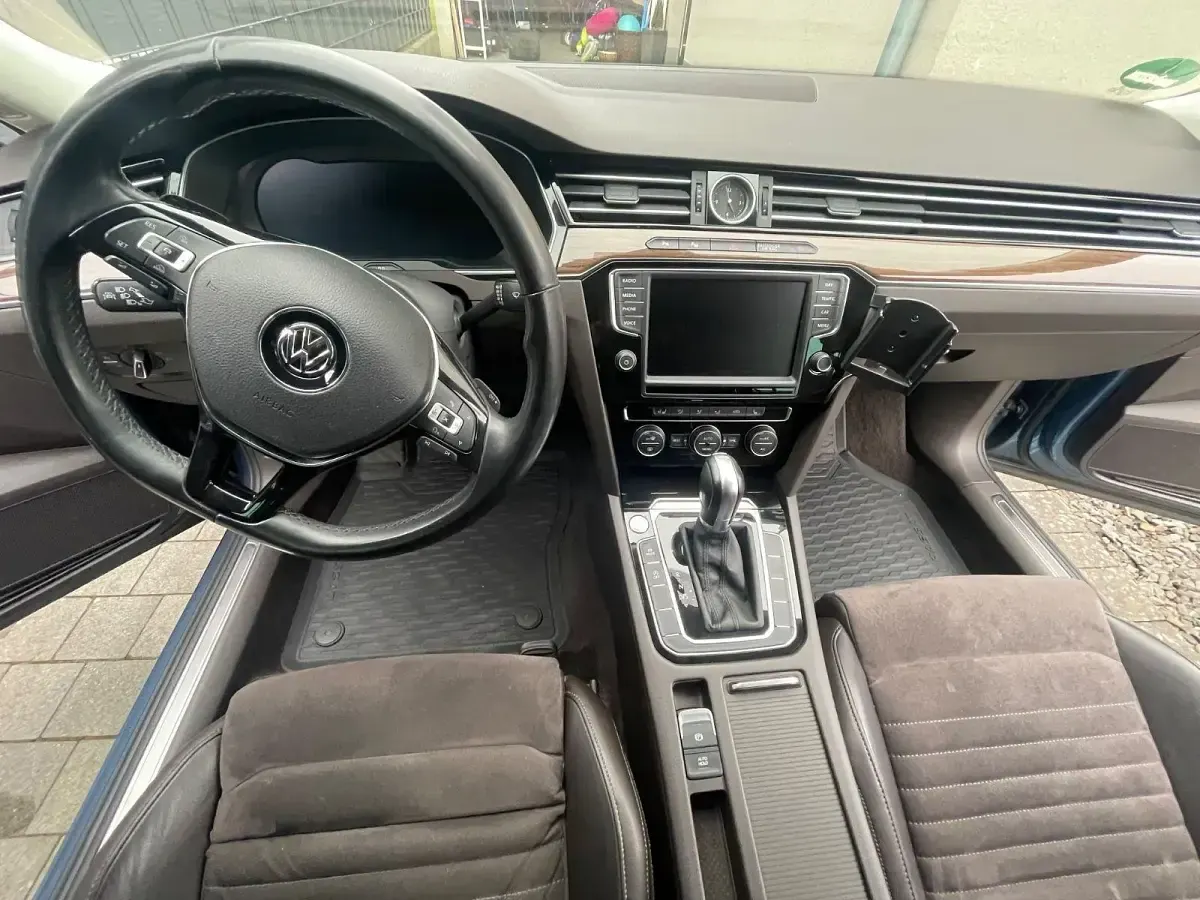 Gebraucht VW Passat Highline 150 PS (110 kW) 2015 Blau Kombi