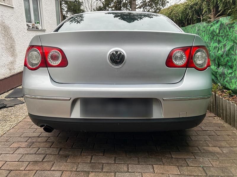 Gebraucht VW Passat 116 PS (85 kW) 2007 Silber Limousine