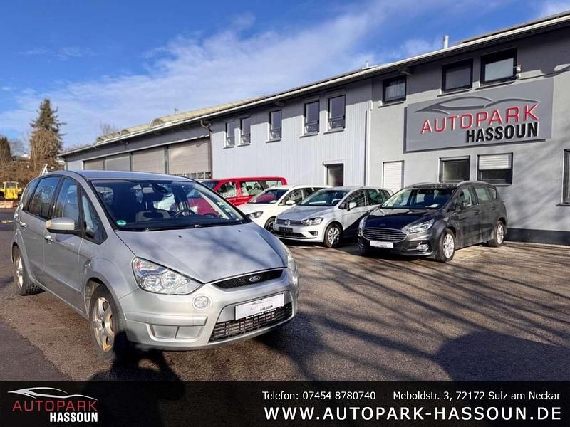 Gebraucht Ford S-MAX Titanium 140 PS (102 kW) 2009 Polarsilber Van / Kleinbus