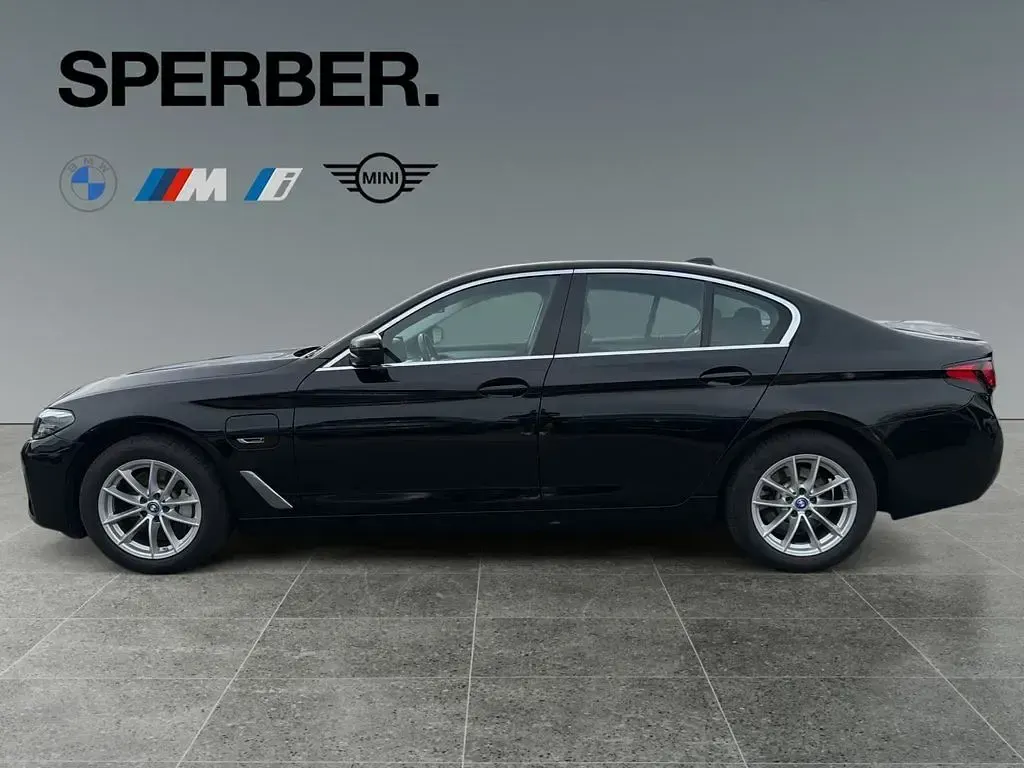 Gebraucht BMW 530e 184 PS (135 kW) 2022 Schwarz Limousine