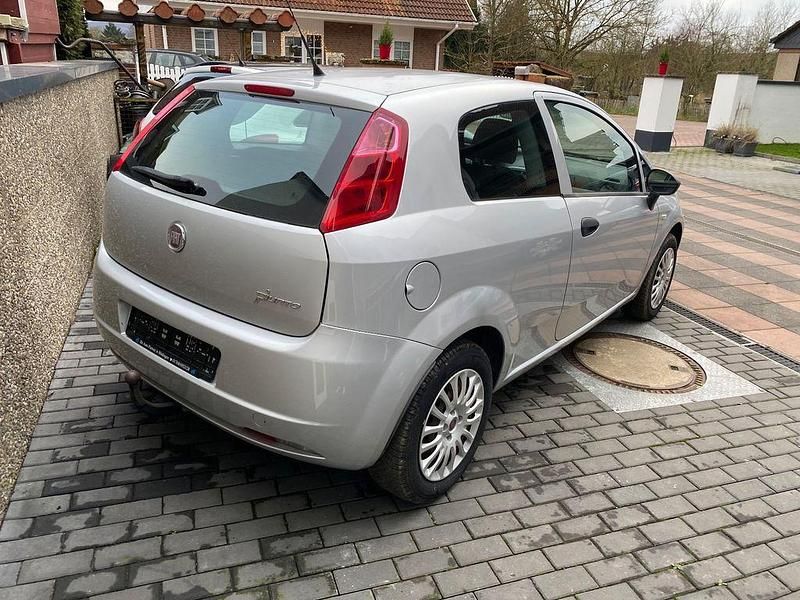 Gebraucht Fiat Punto 69 PS (50 kW) 2013 Silber Kleinwagen