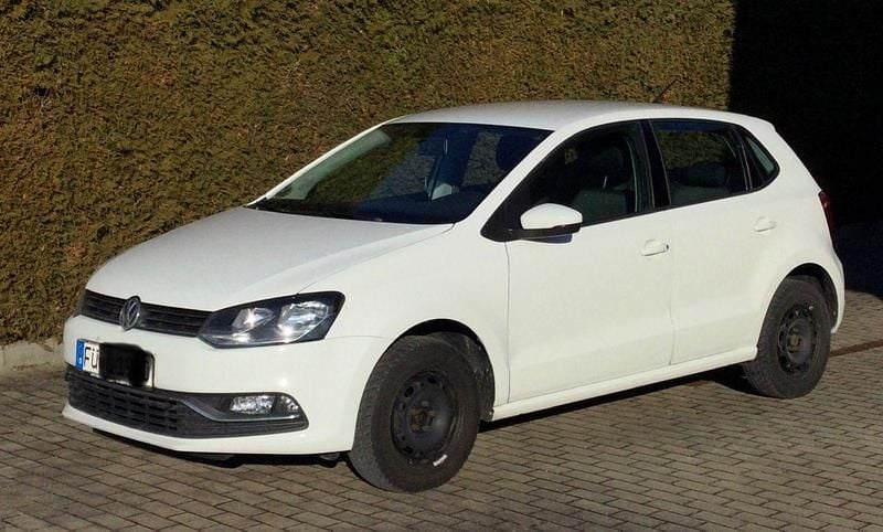 Gebraucht VW Polo 90 PS (66 kW) 2014 Weiß Kleinwagen