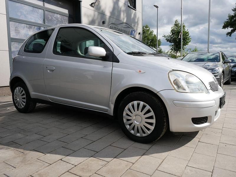 Gebraucht Toyota Yaris Sol 87 PS (63 kW) 2003 Silber Kleinwagen