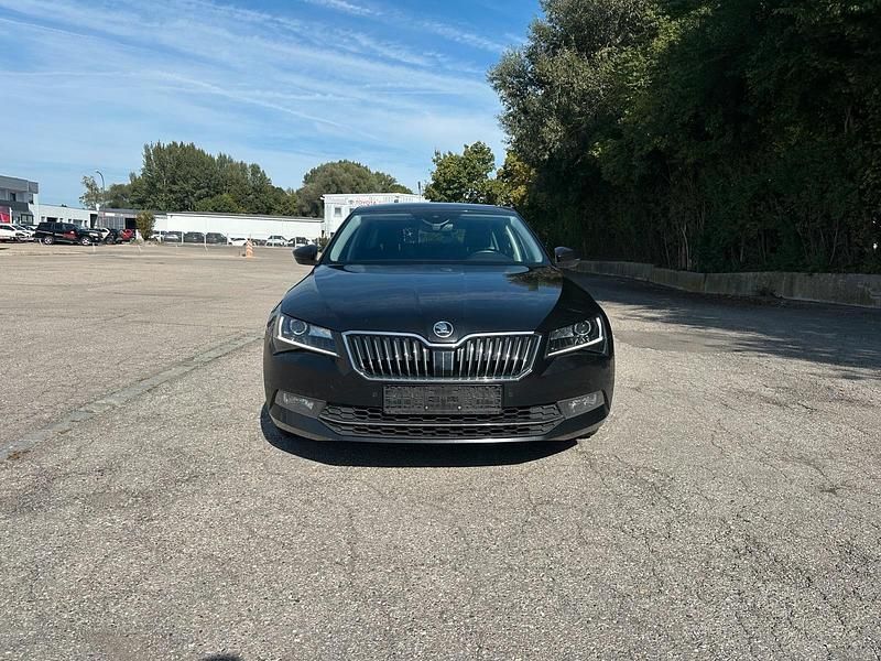 Gebraucht Skoda Superb 150 PS (110 kW) 2018 Schwarz Kombi