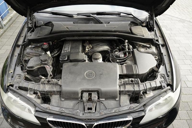 Gebraucht BMW 116 122 PS (89 kW) 2007 Schwarz Kleinwagen