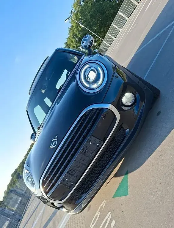 Gebraucht Mini Cooper 136 PS (100 kW) 2018 Schwarz Kleinwagen