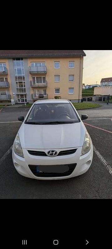 Gebraucht Hyundai i20 Comfort 77 PS (56 kW) 2011 Kleinwagen