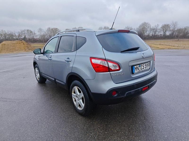 Gebraucht Nissan Qashqai I-Way 150 PS (110 kW) 2011 Silber SUV