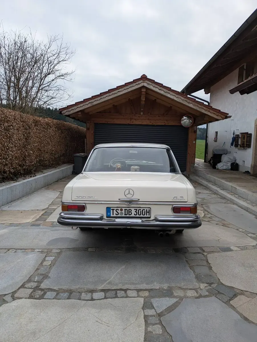 Gebraucht Mercedes 300 250 PS (183 kW) 1972 Weiß Limousine