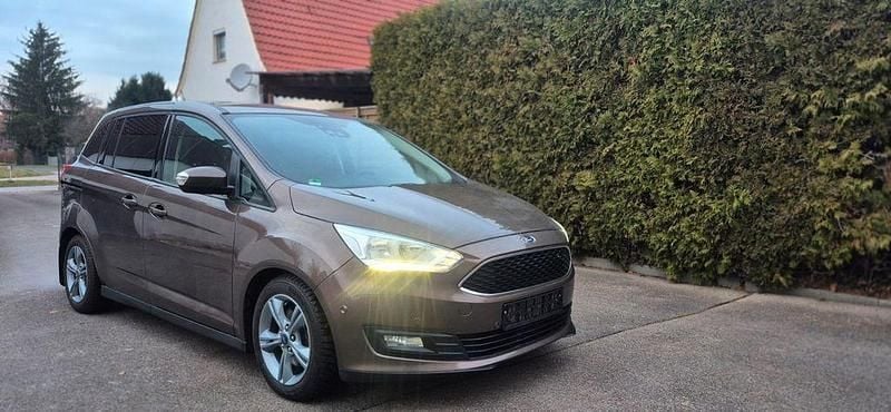 Braun Gebraucht 2016 Ford C-MAX Titanium Van / Kleinbus | 9.000 € (Superpreis) - Bild 1/4