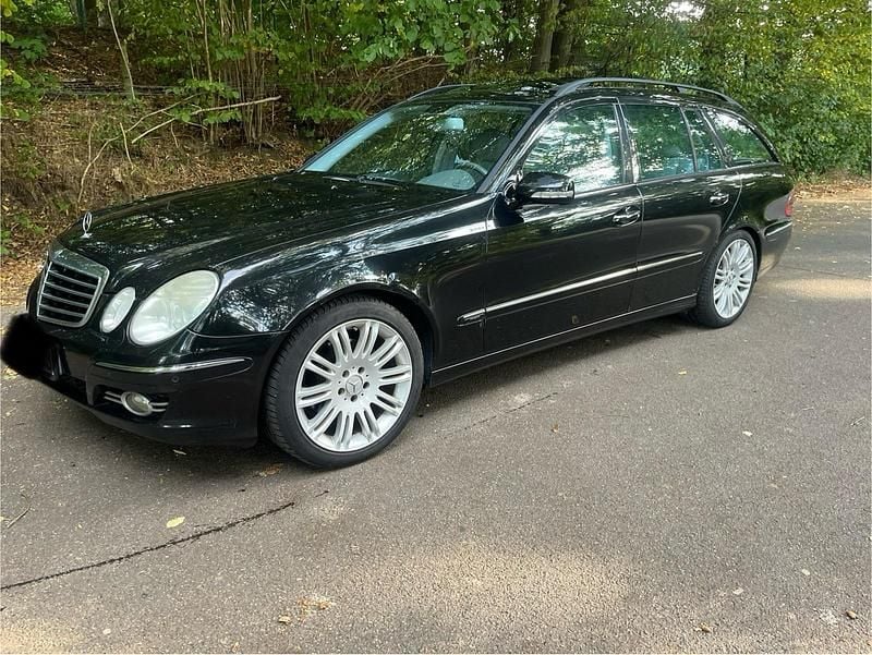 Schwarz Gebraucht 2008 Mercedes E320 Kombi | 4.500 € (Superpreis) - Bild 1/4