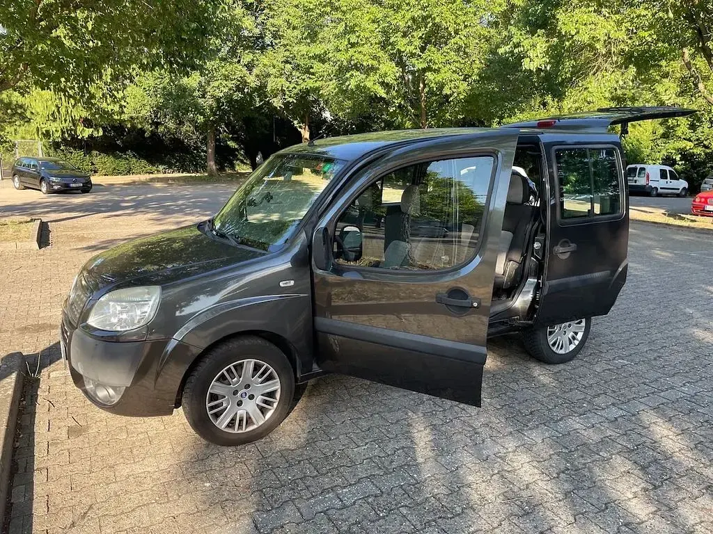 Gebraucht Fiat Doblò Dynamic 84 PS (61 kW) 2006 Grau Van / Kleinbus