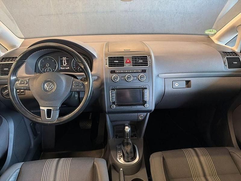 Gebraucht VW Touran Match 105 PS (77 kW) 2012 Schwarz Van / Kleinbus