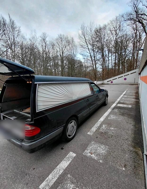 Gebraucht Mercedes E280 204 PS (150 kW) 1998 Schwarz Kombi