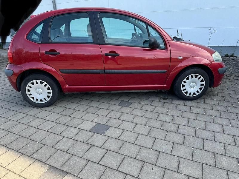 Rot Gebraucht 2002 Citroën C3 Limousine | 899 € (Fairer Preis) - Bild 1/4