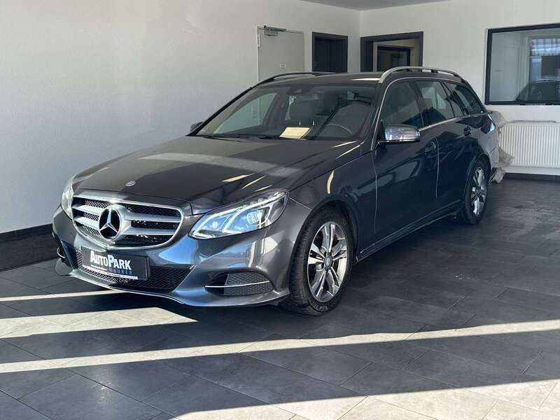 Grau Gebraucht 2016 Mercedes E200 Avantgarde Kombi | 10.998 € (Guter Preis) - Bild 1/4