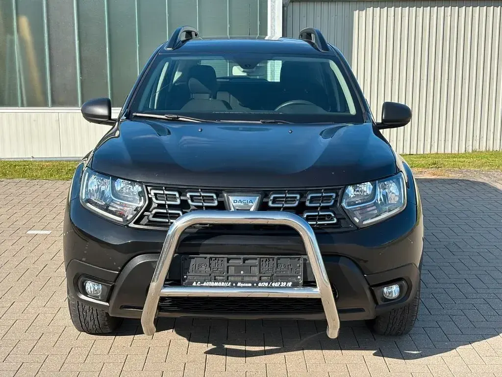 Gebraucht Dacia Duster Essentiel 114 PS (83 kW) 2018 Schwarz SUV