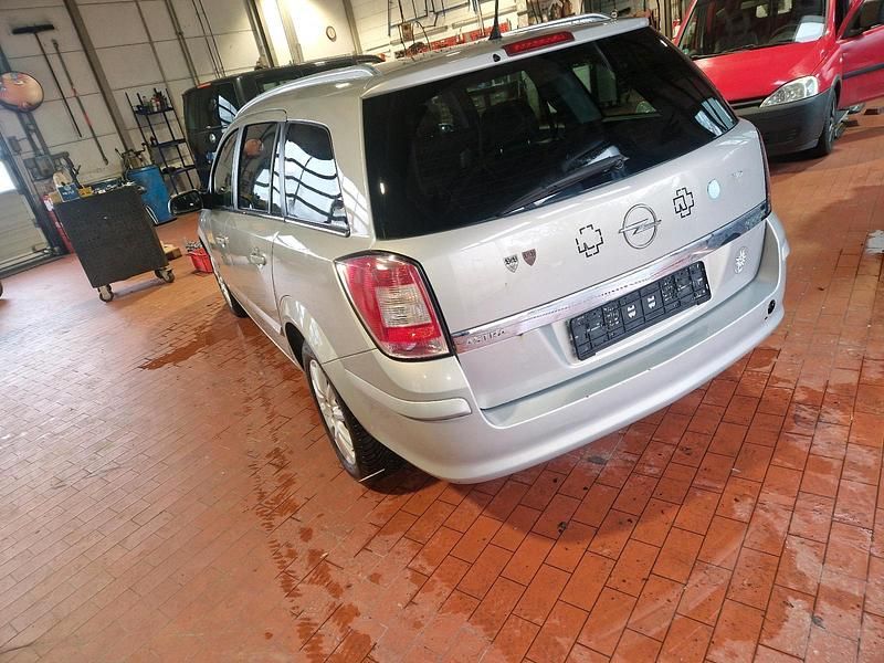 Gebraucht Opel Astra 120 PS (88 kW) 2009 Kombi