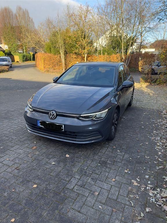 Gebraucht VW Golf VIII Active 150 PS (110 kW) 2022 Grau Limousine