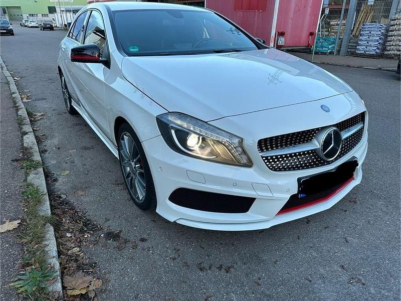 Weiß Gebraucht 2014 Mercedes A180 AMG line Limousine | 12.900 € (Etwas zu teuer) - Bild 1/4