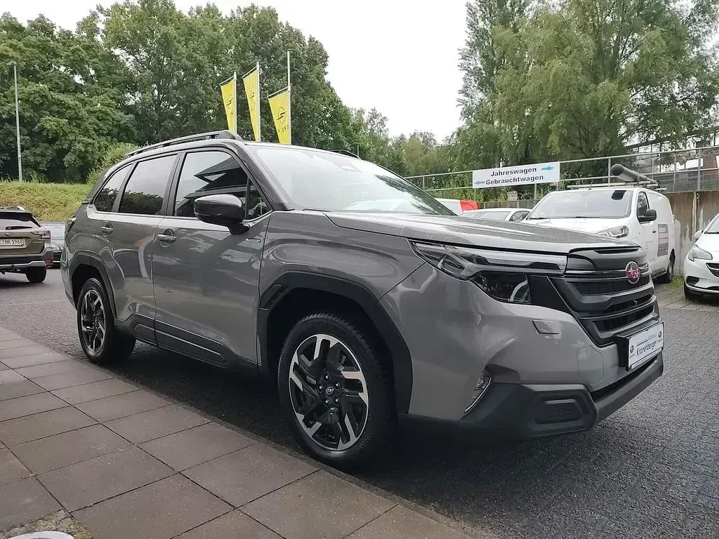 Gebraucht Subaru Forester Exclusive+ 136 PS (100 kW) 2025 River rock pearl SUV