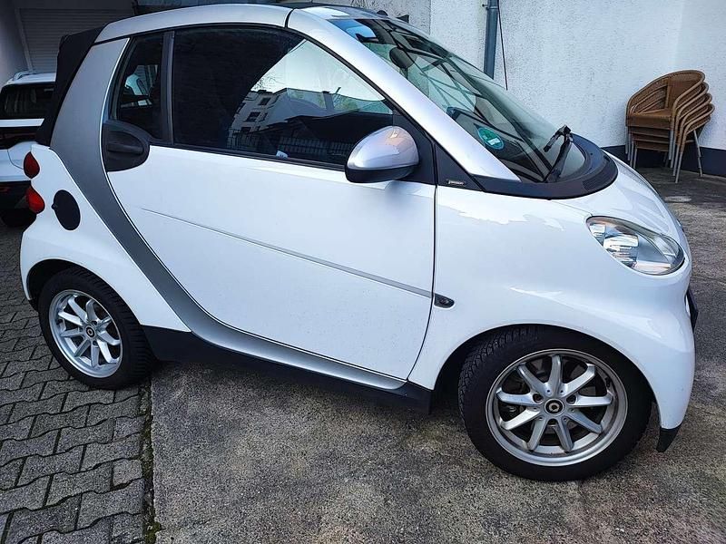 Weiß Gebraucht 2009 Smart ForTwo Cabrio Cabrio | 5.250 € (Etwas zu teuer) - Bild 1/4