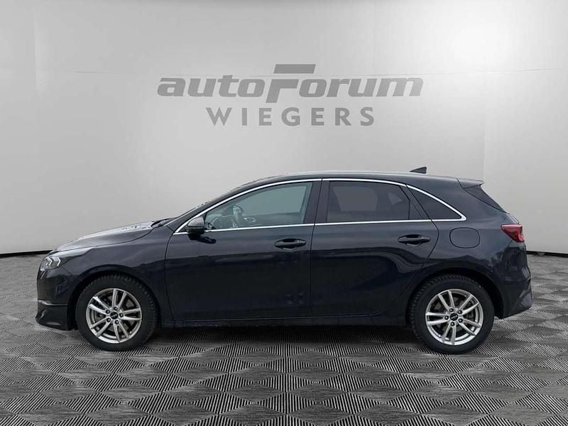 Gebraucht Kia Ceed 101 PS (74 kW) 2025 (1k) zilinaschwarz met. Kleinwagen
