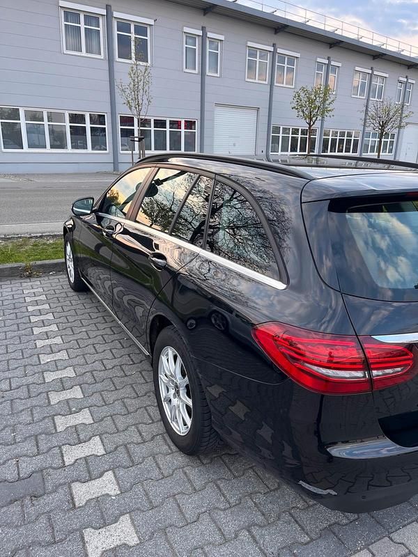 Gebraucht Mercedes C200 160 PS (117 kW) 2019 Schwarz Kombi