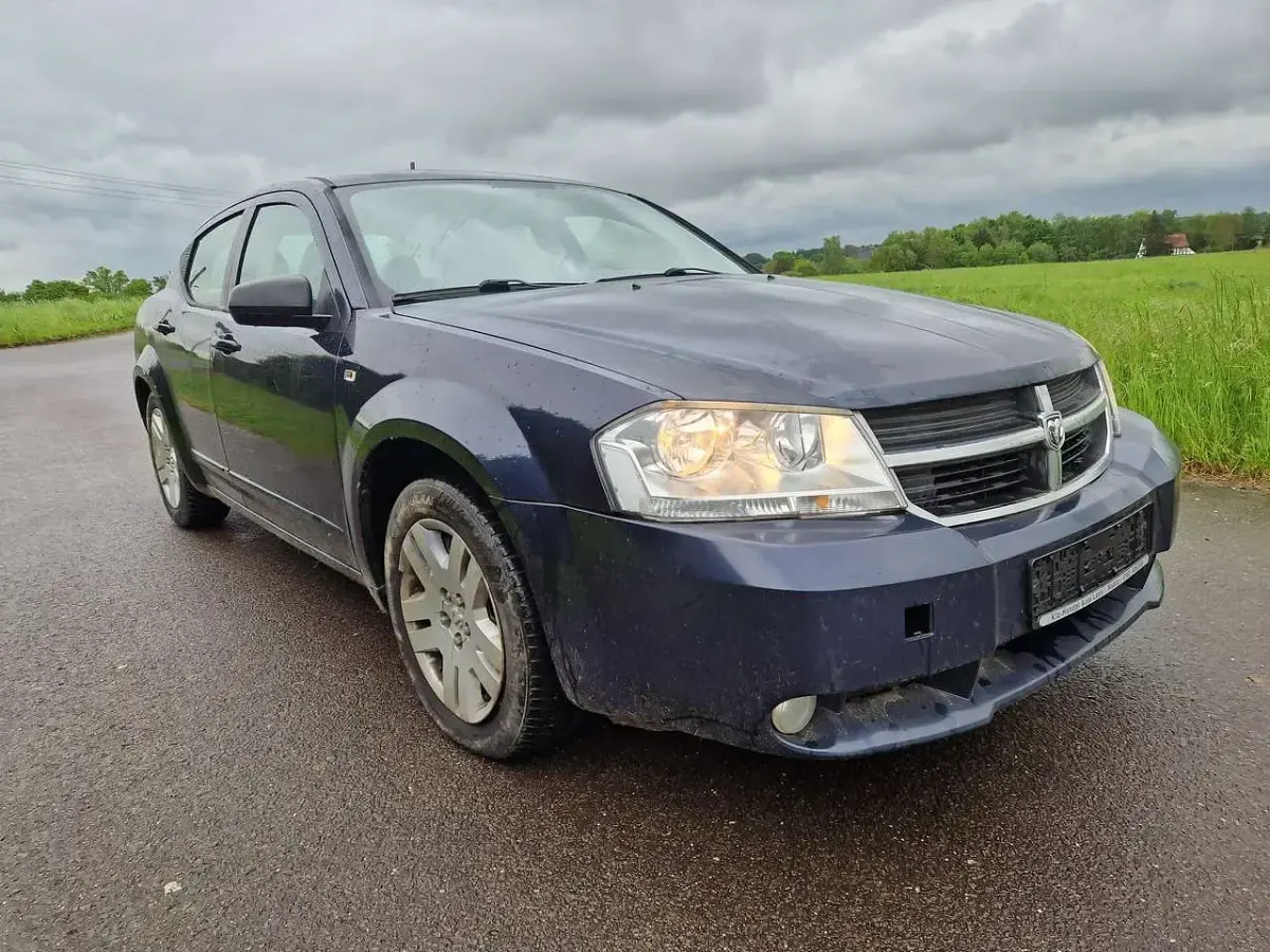 Gebraucht Dodge Avenger SE 156 PS (114 kW) 2008 Blau Limousine