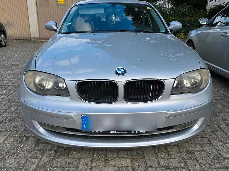 Silber Gebraucht 2007 BMW 118 Kleinwagen | 4.000 € (Fairer Preis) - Bild 1/4