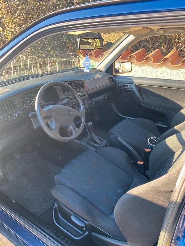 Gebraucht VW Golf 75 PS (55 kW) 1997 Blau Coupé