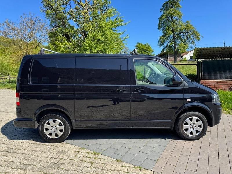 Second-hand VW Transporter 140 CP (102 kW) 2015 Negru Van