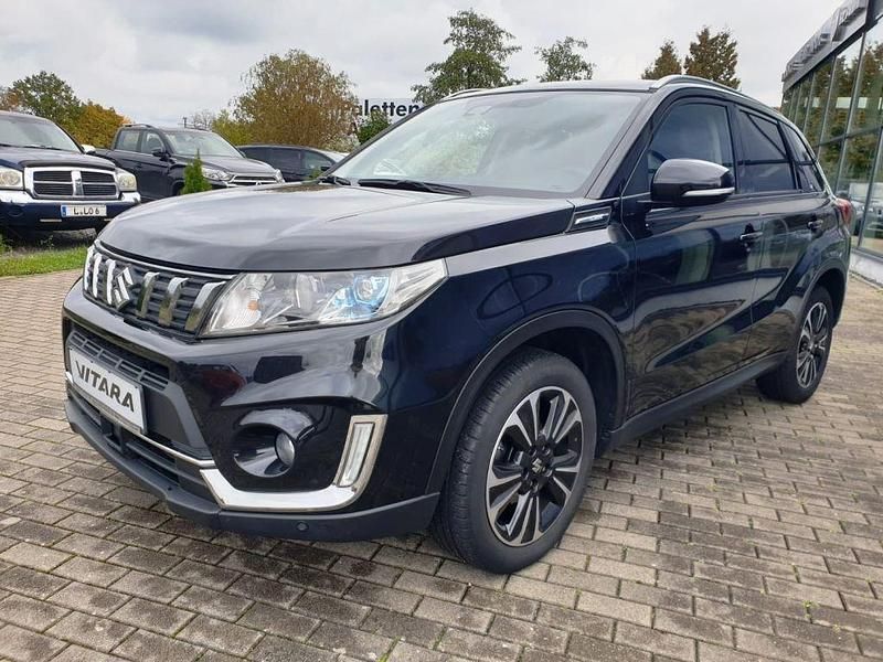 Schwarz Gebraucht 2019 Suzuki Vitara Comfort+ SUV | 17.990 € (Fairer Preis) - Bild 1/4