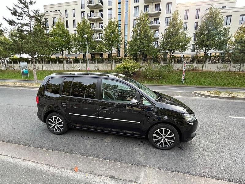 Schwarz Gebraucht 2010 VW Touran Highline Van / Kleinbus | 5.800 € (Fairer Preis) - Bild 1/4
