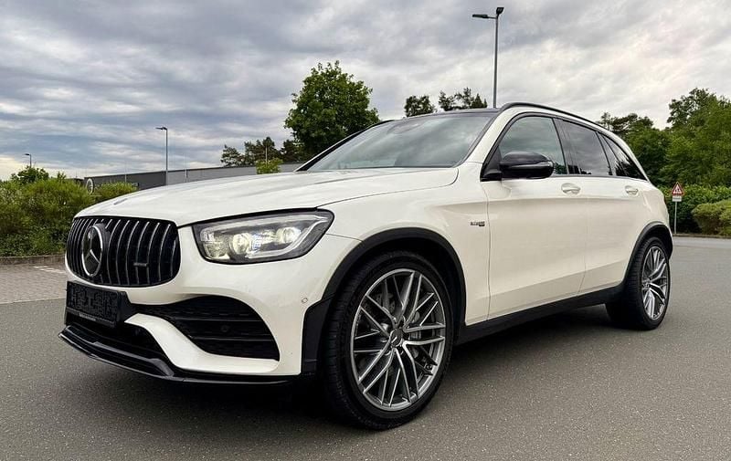Weiß Gebraucht 2021 Mercedes GLC43 AMG AMG SUV | 34.999 € (Guter Preis) - Bild 1/4