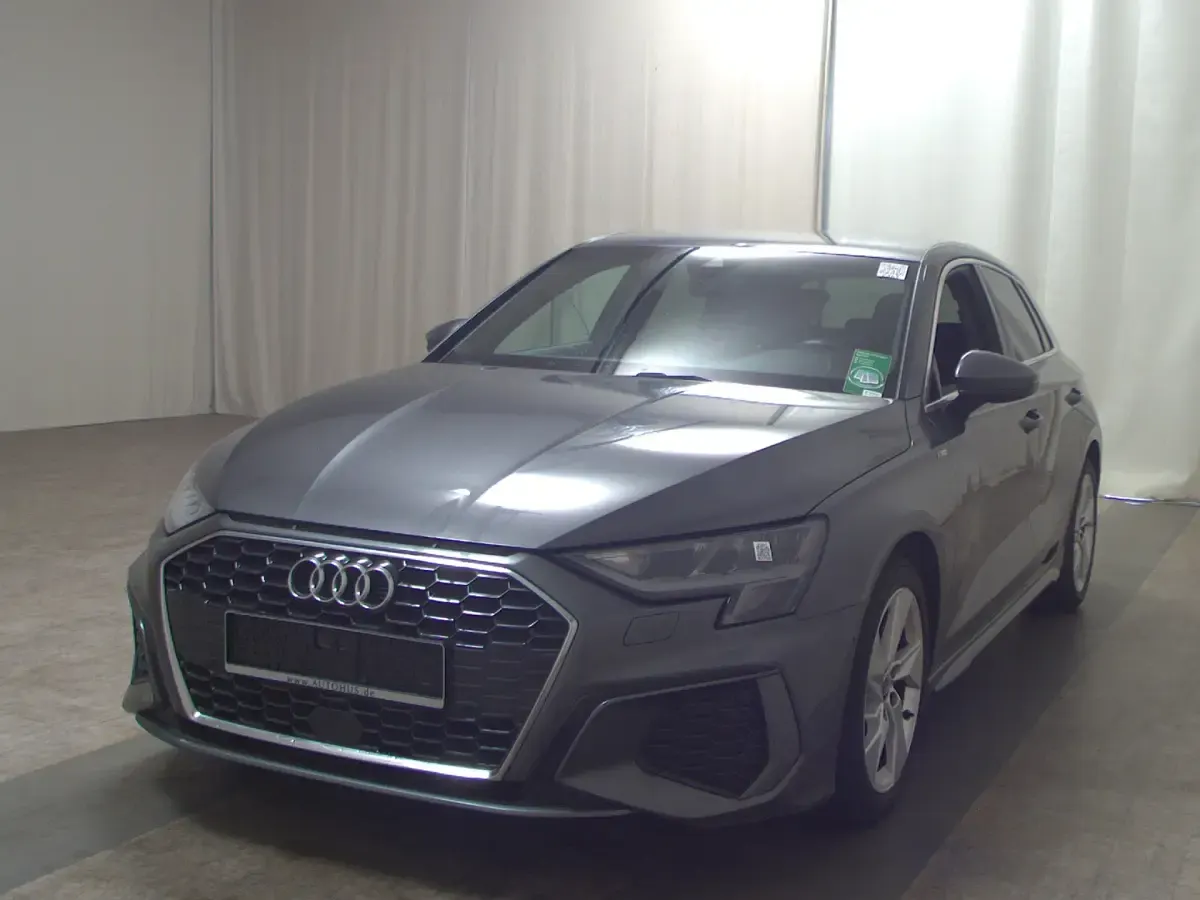 Gebraucht Audi A3 S-Line 116 PS (85 kW) 2020 Grau Limousine