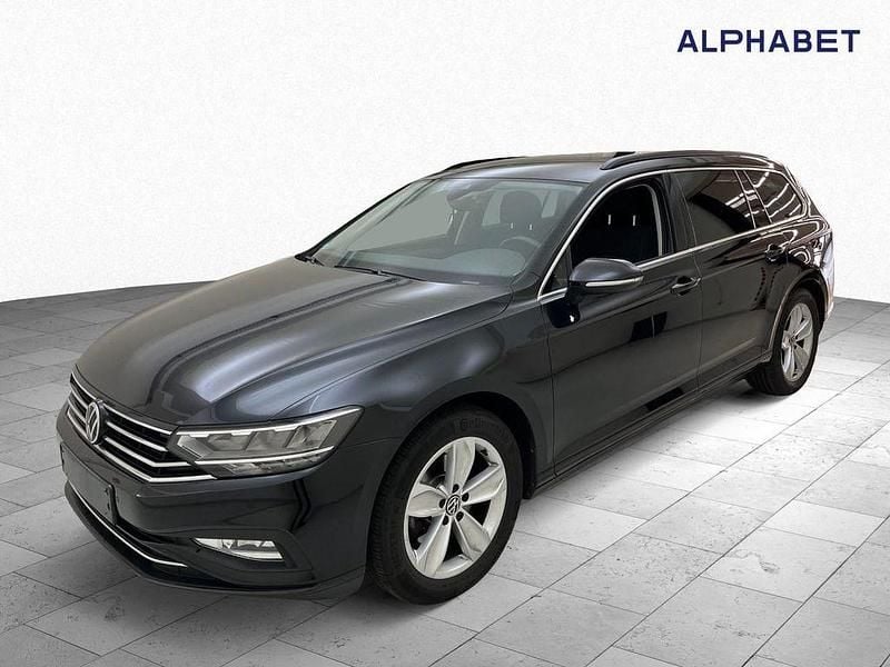 Deep black perleffekt (metallic) Gebraucht 2021 VW Passat Business Kombi | 21.897 € (Guter Preis) - Bild 1/4