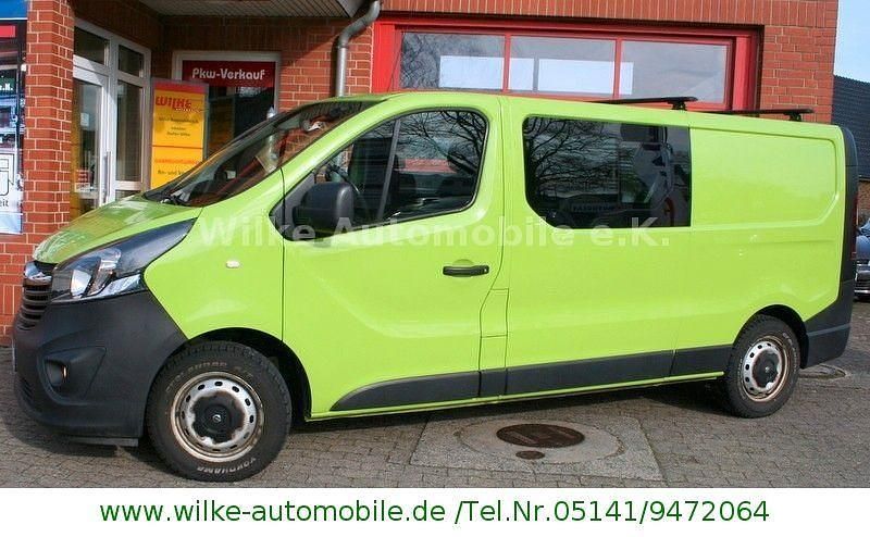 Second-hand Opel Vivaro 125 CP (91 kW) 2017 Verde Monovolum