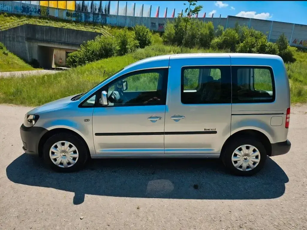 Gebraucht VW Caddy 102 PS (75 kW) 2012 Schwarz Van / Kleinbus