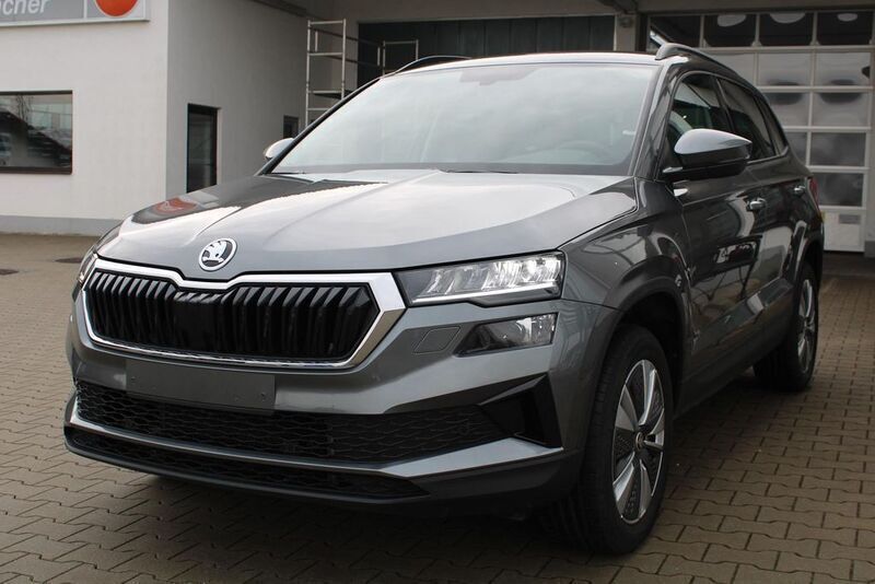 Grau Gebraucht 2023 Skoda Karoq SUV | 29.990 € (Fairer Preis) - Bild 1/4