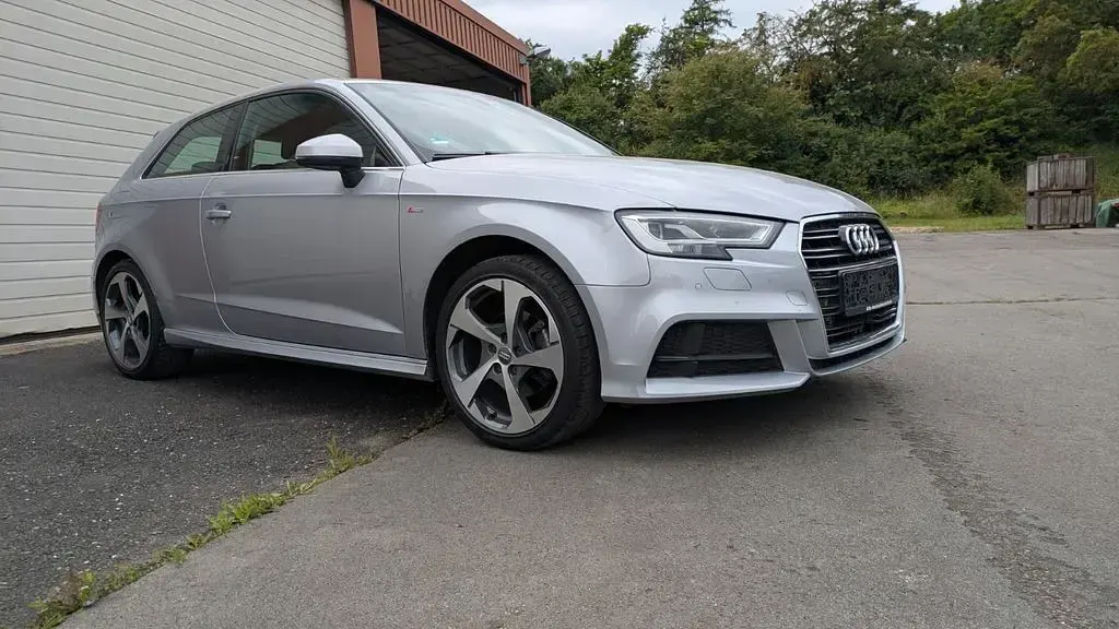 Gebraucht Audi A3 S-Line 150 PS (110 kW) 2016 Silber Limousine