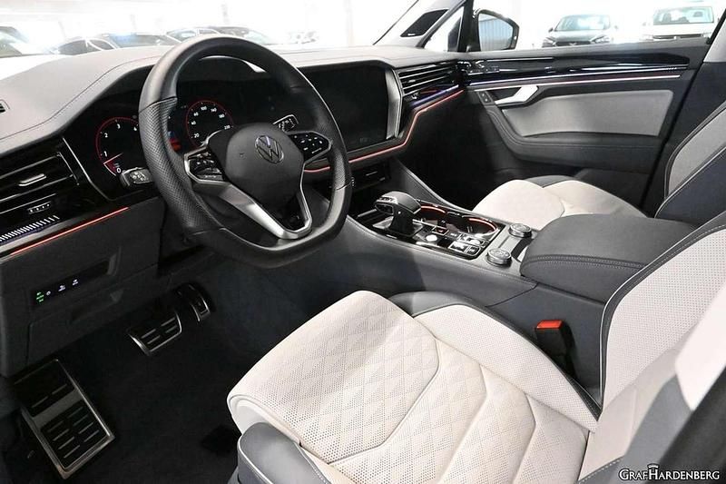 Gebraucht VW Touareg R-line 286 PS (210 kW) 2023 Grenadillschwarz metallic SUV