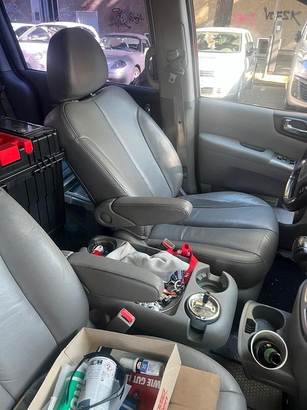 Schwarz Gebraucht 2008 Kia Carnival Van / Kleinbus | 4.500 € - Bild 1/4