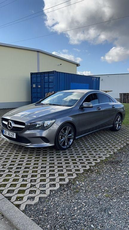 Grau Gebraucht 2019 Mercedes CLA200 Coupé | 22.500 € (Superpreis) - Bild 1/4