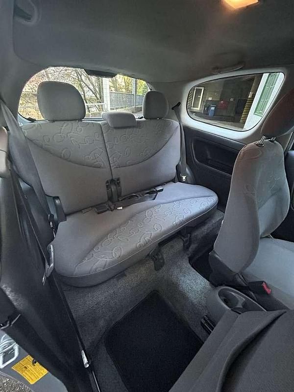 Gebraucht 2001 Toyota Yaris Luna Limousine | 1.500 € (Fairer Preis) - Bild 1/4