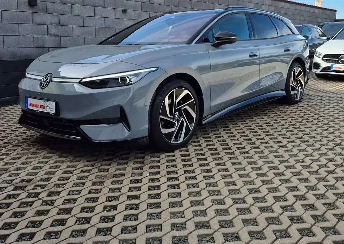 Gebraucht VW ID.7 Pro 210 kW (286 PS) 2024 Mondsteingrau Kombi