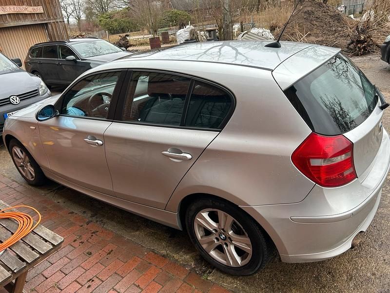 Gebraucht BMW 118 143 PS (105 kW) 2007 Silber Kleinwagen