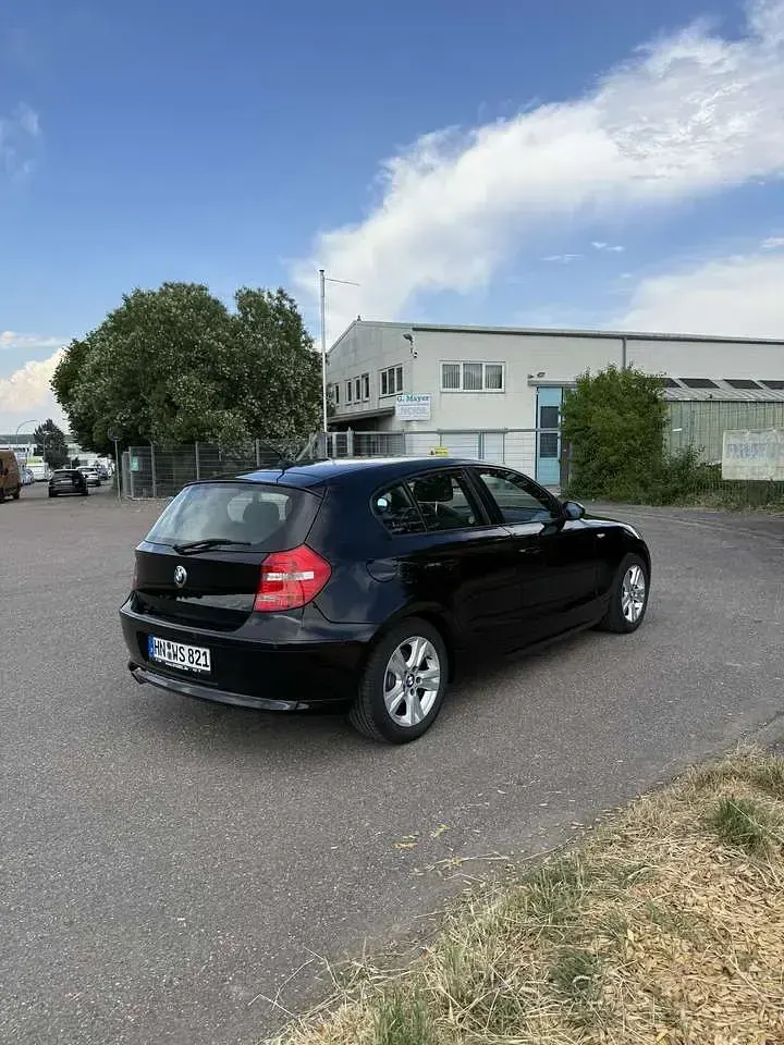 Gebraucht BMW 118 143 PS (105 kW) 2009 Schwarz Kleinwagen